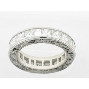 PLATINUM DIAMOND WEDDING BAND with 16 Diamond(s) 3.80ctw