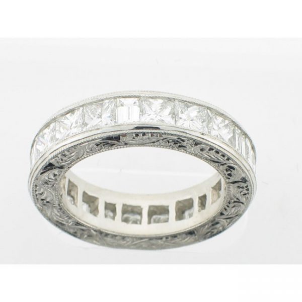 PLATINUM DIAMOND WEDDING BAND with 16 Diamond(s) 3.80ctw