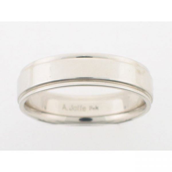 14 KARAT WHITE GOLD GENTS BAND