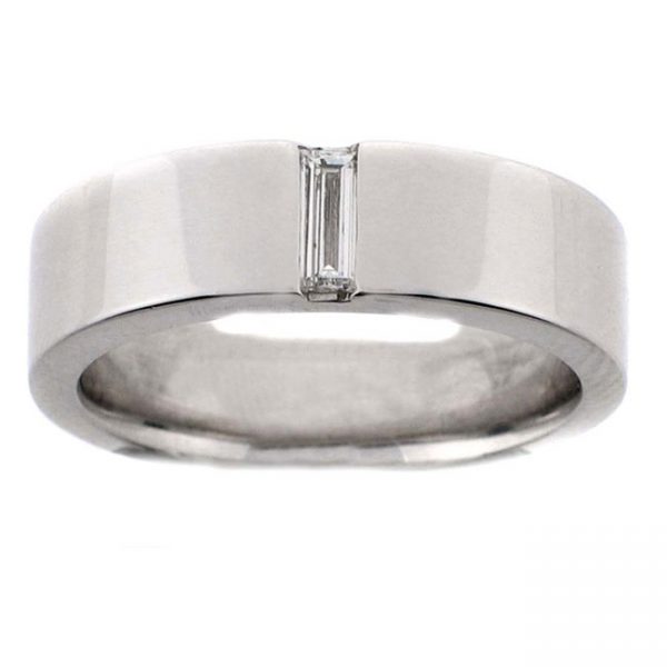 18 KARAT WHITE GOLD GENTS RING with 1 Diamond(s) 0.23ctw