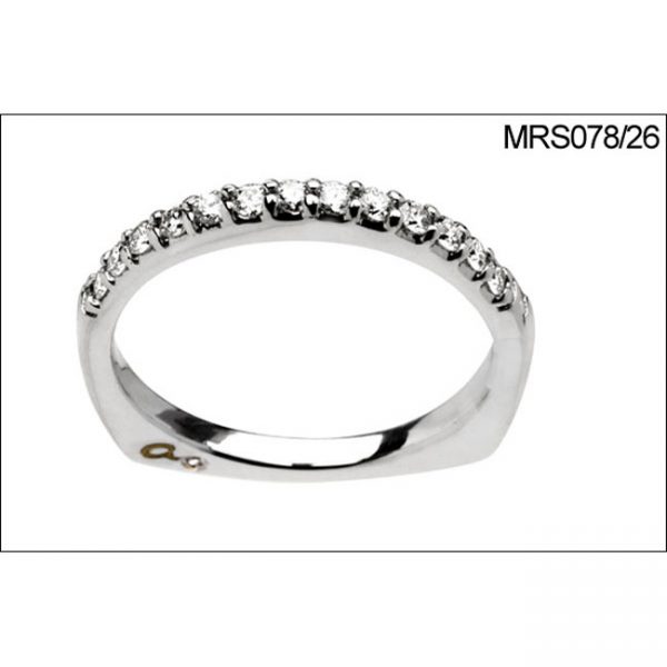18 KARAT YELLOW GOLD DIAMOND WEDDING BAND with 13 Diamond(s) 0.26ctw