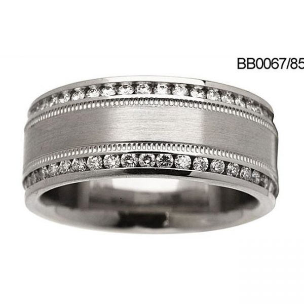 18 KARAT WHITE GOLD WEDDING / ANNIVERSARY BAND with 90 Diamond(s) 0.92ctw