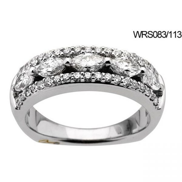 18 KARAT WHITE GOLD WEDDING / ANNIVERSARY BAND with 38 Diamond(s) 0.38ctw