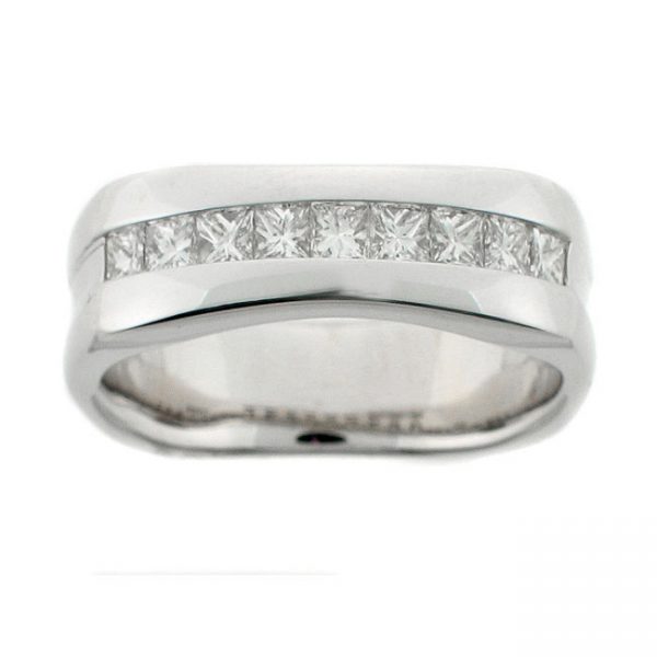 18 KARAT WHITE GOLD GENTS RING with 9 Diamond(s) 0.75ctw
