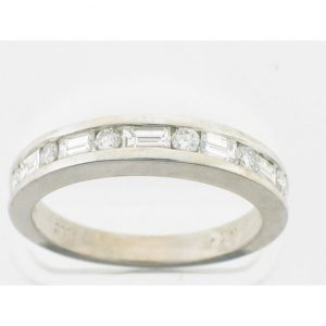 14 KARAT WHITE GOLD DIAMOND WEDDING BAND with 6 Diamond(s) 0.21ctw
