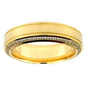 18 KARAT YELLOW GOLD GENTS RING with 92 Diamond(s) 1.15ctw