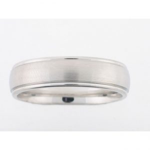 18 KARAT WHITE GOLD GENTS BAND - 2568G