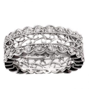 18 KARAT WHITE GOLD WEDDING / ANNIVERSARY BAND with 44 Diamond(s) 0.93ctw