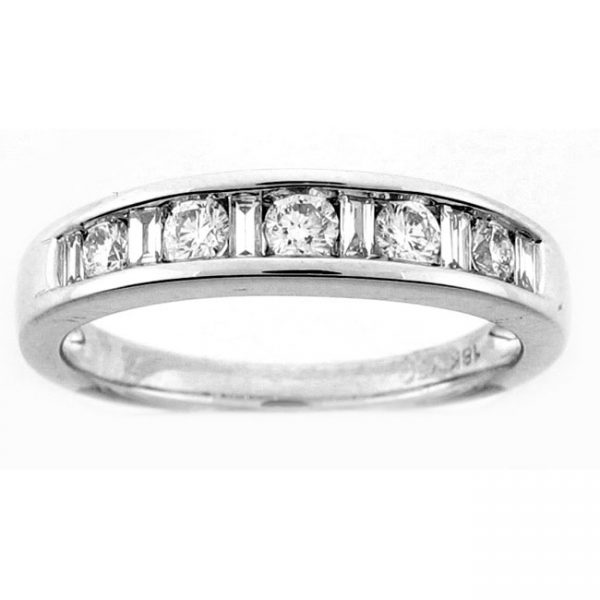 18 KARAT WHITE GOLD DIAMOND WEDDING BAND - 1144ES-B