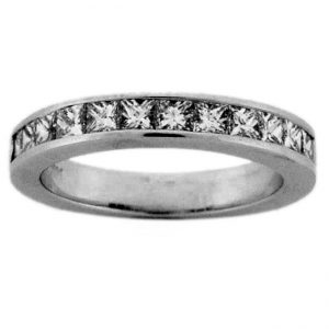 14 KARAT WHITE GOLD DIAMOND WEDDING BAND with 28 Diamond(s) 2.20ctw