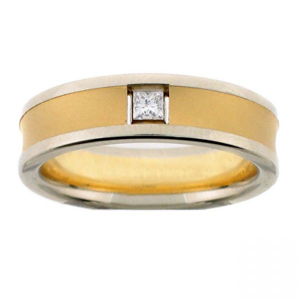 18 KARAT YELLOW & WHITE GOLD GENTS RING with 1 Diamond(s) 0.12ctw