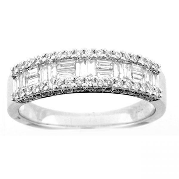 18 KARAT WHITE GOLD WEDDING / ANNIVERSARY BAND with 66 Diamond(s) 0.00ctw