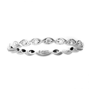14 KARAT WHITE GOLD DIAMOND WEDDING BAND with 17 Diamond(s) 0.25ctw