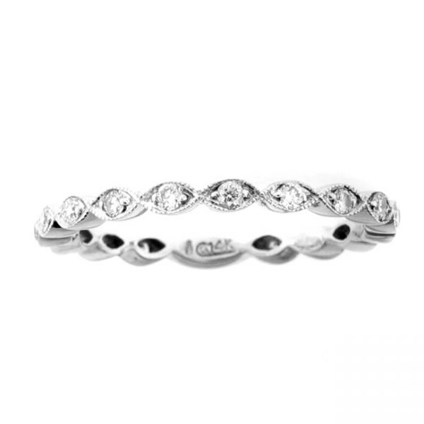 14 KARAT WHITE GOLD DIAMOND WEDDING BAND with 17 Diamond(s) 0.25ctw