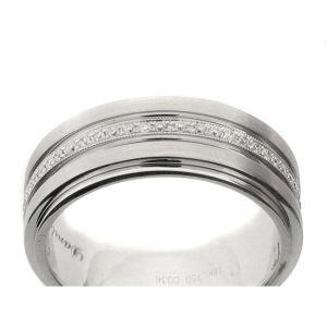 18 KARAT WHITE GOLD GENTS RING with 52 Diamond(s) 0.32ctw