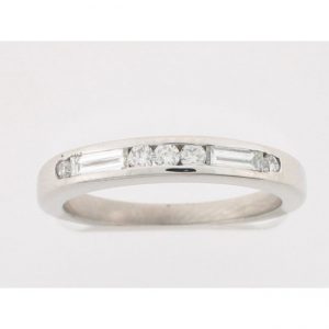 18 KARAT WHITE GOLD DIAMOND WEDDING BAND - 1152ES-XB
