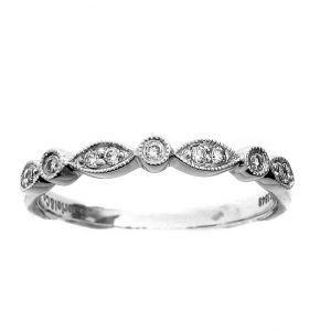 14 KARAT WHITE GOLD DIAMOND WEDDING BAND with 11 Diamond(s) 0.10ctw