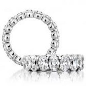 18 KARAT WHITE GOLD WEDDING / ANNIVERSARY BAND with 18 Diamond(s) 9.00ctw