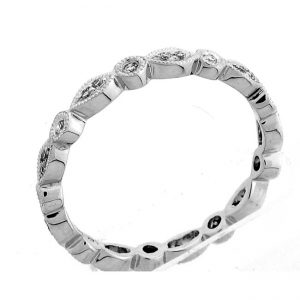 14 KARAT WHITE GOLD DIAMOND WEDDING BAND with 27 Diamond(s) 0.10ctw