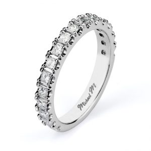18 KARAT WHITE GOLD DIAMOND WEDDING BAND - R529B