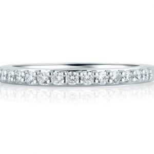 Classic Signature Fifteen Diamond Shared Prong Band