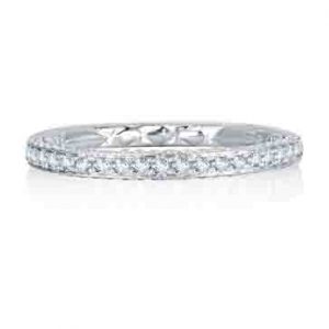 Delicate Quilted Anniversary Band