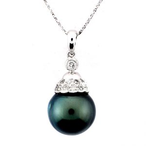 18 KARAT WHITE GOLD PENDANT with 16 Diamond(s) 0.25ctw