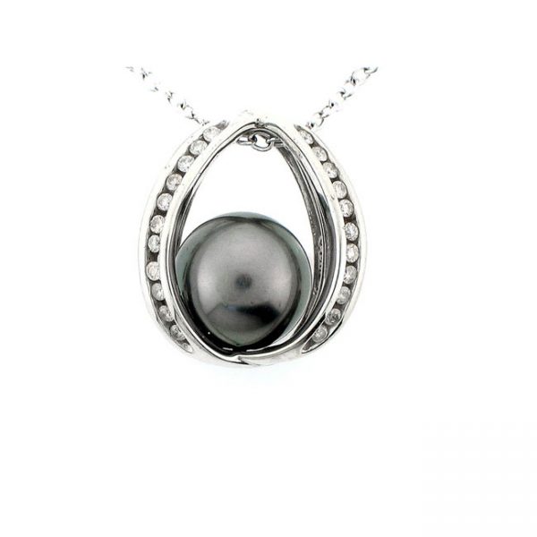 14 KARAT WHITE GOLD PENDANT with 22 Diamond(s) 0.20ctw