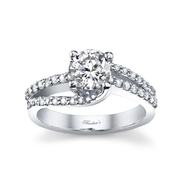 14 KARAT WHITE GOLD WEDDING RING with 40 Diamond(s) 0.36ctw