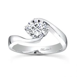 Round Solitaire Engagement Ring