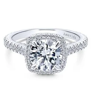 18k White Gold Round Halo Diamond Engagement Ring