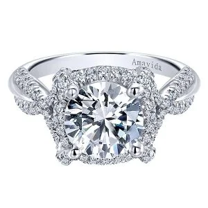 18k White Gold Round Halo Diamond Engagement Ring