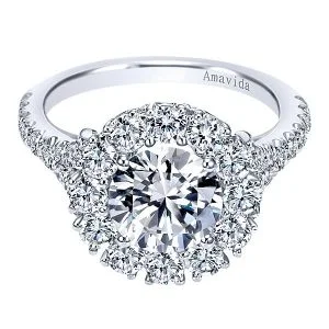 18k White Gold Round Halo Diamond Engagement Ring