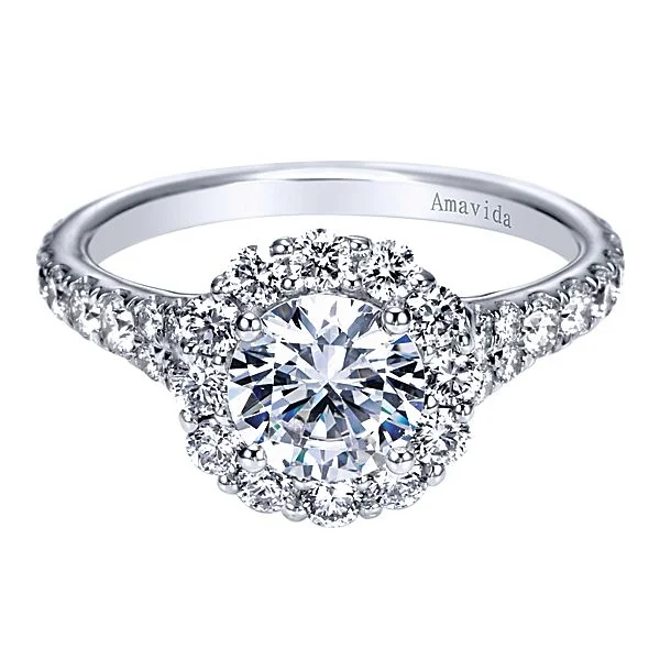 18k White Gold Round Halo Diamond Engagement Ring