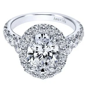 18k White Gold Oval Halo Diamond Engagement Ring