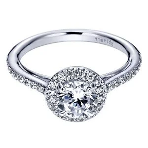 18k White Gold Round Halo Diamond Engagement Ring