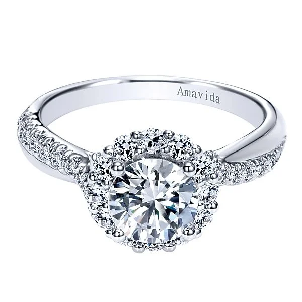 18k White Gold Round Halo Diamond Engagement Ring