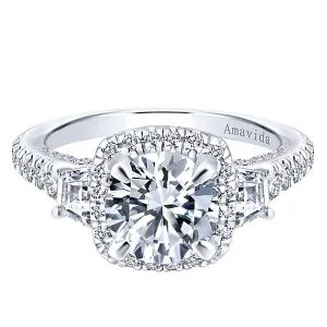 18k White Gold Round Halo Diamond Engagement Ring