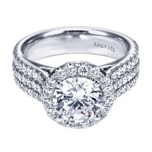 18k White Gold Round Halo Diamond Engagement Ring