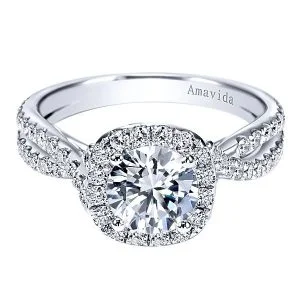 18k White Gold Round Halo Diamond Engagement Ring