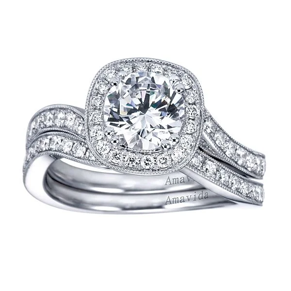 Vintage 18k White Gold Round Halo Diamond Engagement Ring