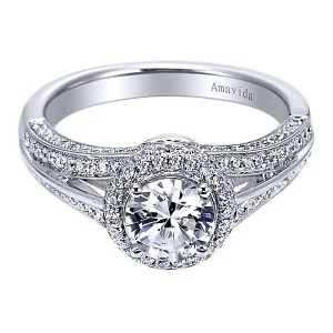18k White Gold Round Halo Diamond Engagement Ring