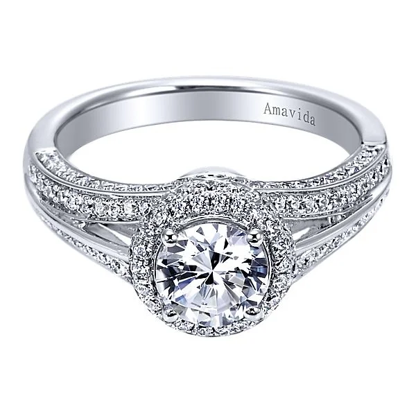 18k White Gold Round Halo Diamond Engagement Ring
