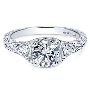 Vintage Platinum Round 3 Stones Diamond Engagement Ring