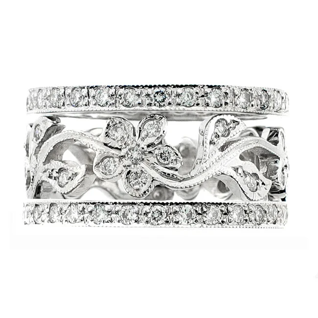 18 KARAT WHITE GOLD WEDDING / ANNIVERSARY BAND with 32 Diamond(s) 0.43ctw