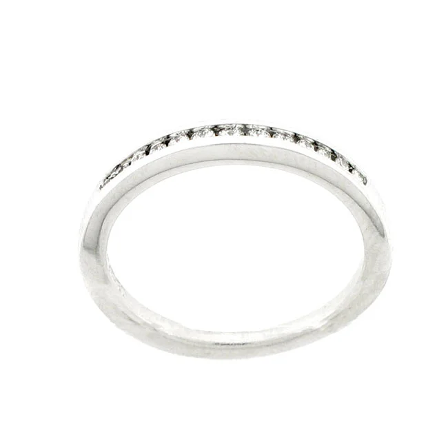 14 KARAT WHITE GOLD DIAMOND WEDDING BAND with 15 Diamond(s) 0.16ctw