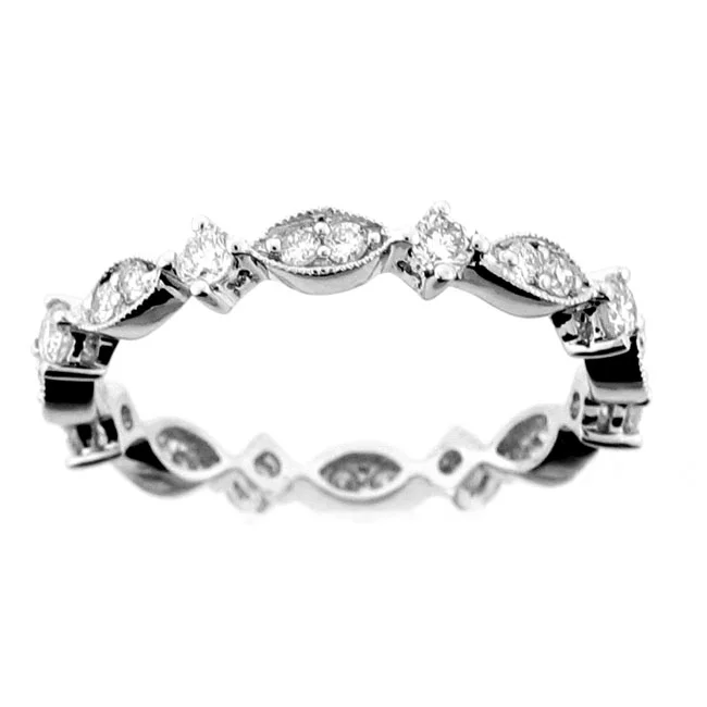 14 KARAT WHITE GOLD DIAMOND WEDDING BAND with 24 Diamond(s) 0.55ctw